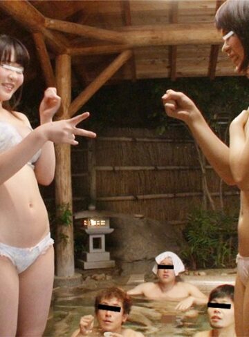 【無修正流出】巨乳女子大生限定！！箱根でデート中の素人カップル対抗 勝ったら賞金100万円！負けたら連続生中出し！混浴温泉中出し野球拳2 彼氏の目の前で一般男性客たちと生まれて初めての生挿入SEX！ りさVSえりな｜dkra02602